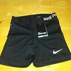 Brand new training NIKE shorts woman XS